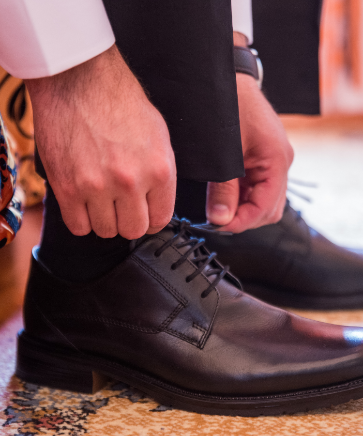 Best Men’s Nursing Shoes: Top Picks For 2021