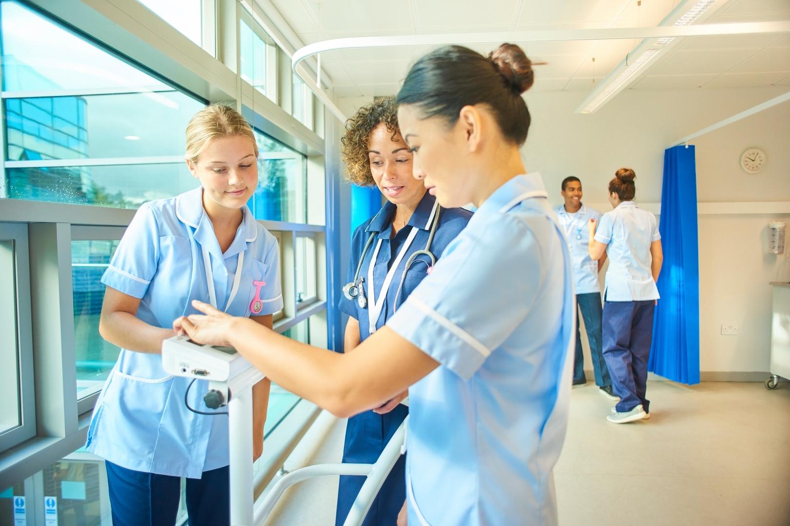 how to be a good nurse educator